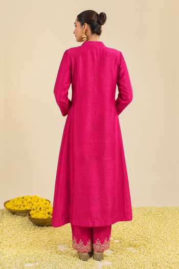 Roohbyridhimaa Gumaan Kurta Set With Embroidered Dupatta 