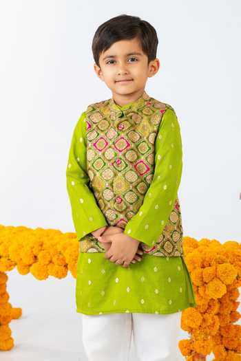 Buy JILMIL DREAMWEAR Green Silk Floral Pattern Bundi Set Online at Aza Fashions Buy_JILMIL DREAMWEAR_Green Silk Floral Pattern Bundi Set _Online_at_Aza_Fashions