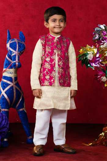 Buy JILMIL DREAMWEAR Pink Silk Floral Pattern Bundi Set Online at Aza Fashions Buy_JILMIL DREAMWEAR_Pink Silk Floral Pattern Bundi Set _Online_at_Aza_Fashions