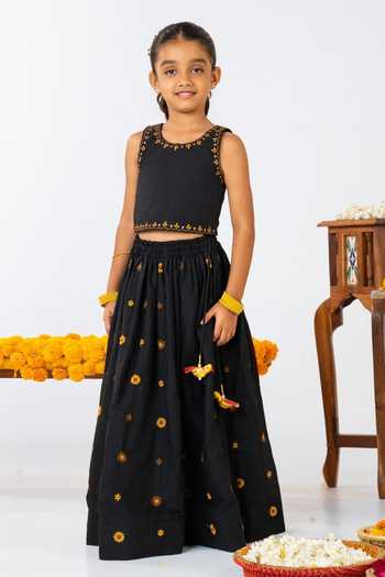 Buy JILMIL DREAMWEAR Black Chanderi Embroidered Lehenga And Blouse Set Online at Aza Fashions Buy_JILMIL DREAMWEAR_Black Chanderi Embroidered Lehenga And Blouse Set _Online_at_Aza_Fashions
