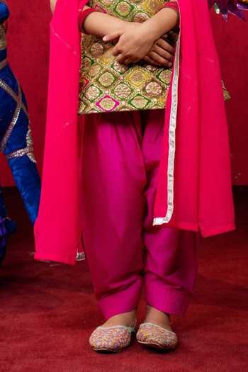JILMIL DREAMWEAR Pink Silk Floral Pattern Kurta Salwar Set Online at Aza Fashions JILMIL DREAMWEAR_Pink Silk Floral Pattern Kurta Salwar Set _Online_at_Aza_Fashions