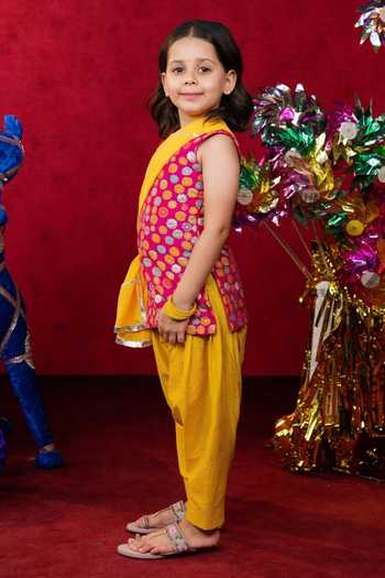 JILMIL DREAMWEAR Pink Silk Floral Pattern Blend Kurta Salwar And Dupatta Set at Aza Fashions JILMIL DREAMWEAR_Pink Silk Floral Pattern Blend Kurta Salwar And Dupatta Set _at_Aza_Fashions