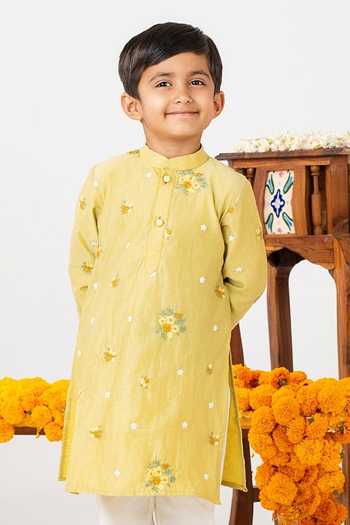 JILMIL DREAMWEAR Mustard Chanderi Light Embroidered Kurta Pant Set Online at Aza Fashions JILMIL DREAMWEAR_Mustard Chanderi Light Embroidered Kurta Pant Set _Online_at_Aza_Fashions