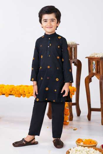 JILMIL DREAMWEAR Black Embroidered Kurta Pant Set 
