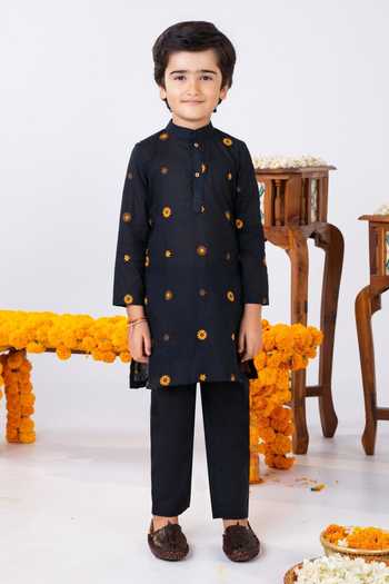 Buy JILMIL DREAMWEAR Black Chanderi Embroidered Kurta Pant Set Online at Aza Fashions Buy_JILMIL DREAMWEAR_Black Chanderi Embroidered Kurta Pant Set _Online_at_Aza_Fashions