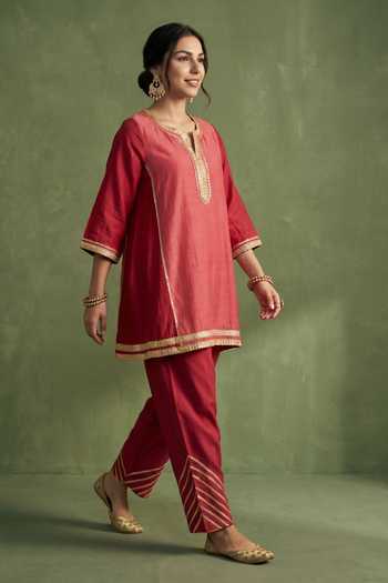 Buy_Priya Chaudhary_Red Chanderi Split V-neck Embellished Kurta With Salwar _Online_at_Aza_Fashions