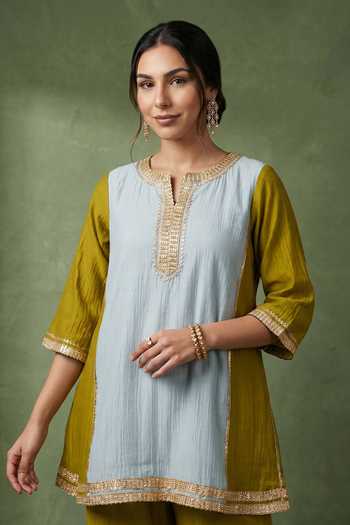 Priya Chaudhary_Blue Chanderi Round Neck, Yes Placket Embellished Kurta With Salwar _at_Aza_Fashions