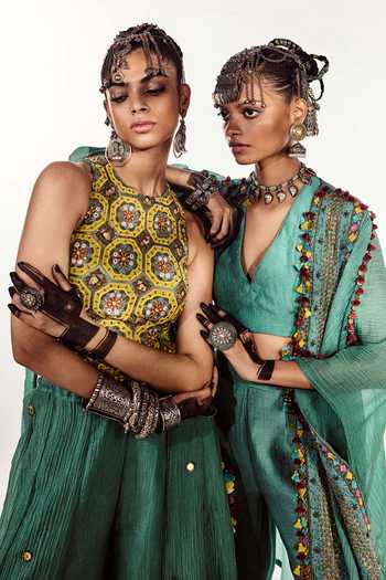 Zariya The Label Green Chanderi V-neck Hand Embroidered Cape Pant Set at Aza Fashions Zariya The Label_Green Chanderi V-neck Hand Embroidered Cape Pant Set _at_Aza_Fashions