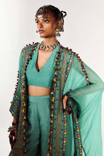 Buy Zariya The Label Green Chanderi V-neck Hand Embroidered Cape Pant Set Buy_Zariya The Label_Green Chanderi V-neck Hand Embroidered Cape Pant Set