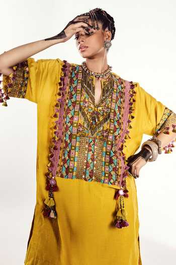 Shop Zariya The Label Yellow Chanderi V-neck Straight Embroidered Kurta And Pant Set Online at Aza Fashions Shop_Zariya The Label_Yellow Chanderi V-neck Straight Embroidered Kurta And Pant Set _Online_at_Aza_Fashions