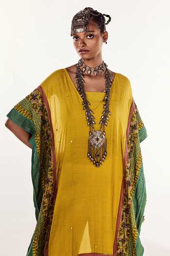 Zariya The Label Yellow Chanderi V-neck Embroidered Kaftan And Pant Set at Aza Fashions Zariya The Label_Yellow Chanderi V-neck Embroidered Kaftan And Pant Set _at_Aza_Fashions