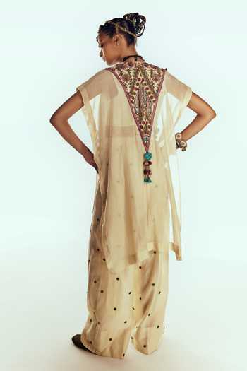 Zariya The Label Embroidered Cape Set 