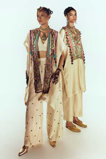 Zariya The Label Ivory Chanderi V-neck Embroidered Cape Set at Aza Fashions Zariya The Label_Ivory Chanderi V-neck Embroidered Cape Set _at_Aza_Fashions