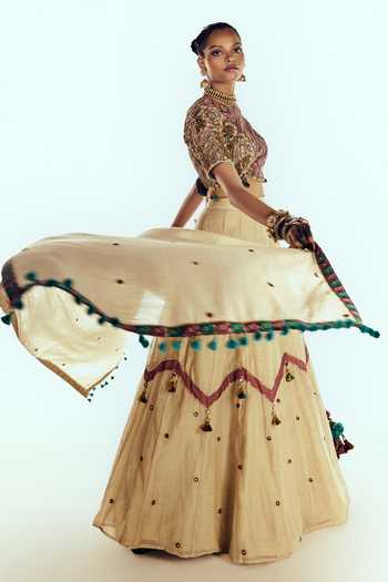 Shop Zariya The Label Ivory Chanderi Round Neck Chevron Embroidered Lehenga Set Online at Aza Fashions Shop_Zariya The Label_Ivory Chanderi Round Neck Chevron Embroidered Lehenga Set _Online_at_Aza_Fashions