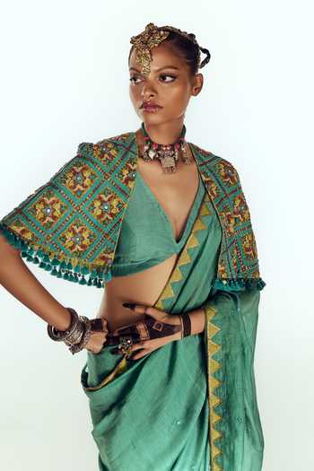 Shop Zariya The Label Green Chanderi Plunge Neck Embroidered Saree Set With Cape Online at Aza Fashions Shop_Zariya The Label_Green Chanderi Plunge Neck Embroidered Saree Set With Cape _Online_at_Aza_Fashions