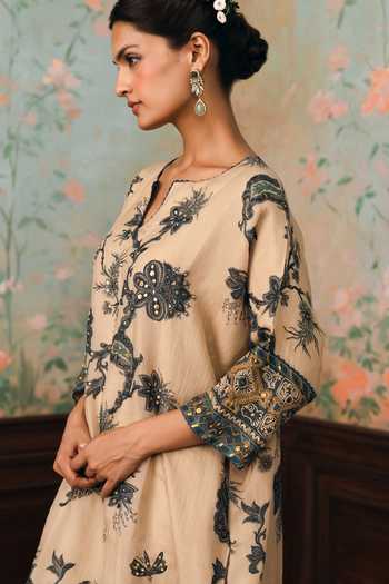 Shop Paulmi And Harsh Ivory Split V-neck Dandelion Print Kurta And Pant Set Online at Aza Fashions Shop_Paulmi And Harsh_Ivory Split V-neck Dandelion Print Kurta And Pant Set _Online_at_Aza_Fashions