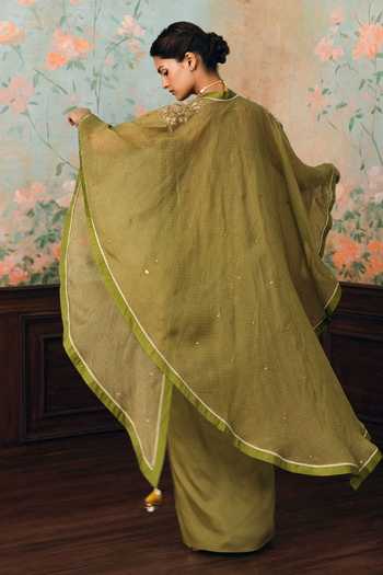 Paulmi And Harsh Merliah Printed Cape Skirt Set 