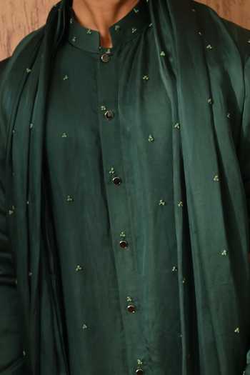 Sulakshna Jasra_Green Satin, Linen Frenchknots Embroidered Kurta Set _Online_at_Aza_Fashions