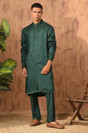 Buy_Sulakshna Jasra_Green Satin, Linen Frenchknots Embroidered Kurta Set _Online_at_Aza_Fashions