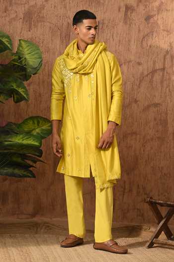 Sulakshna Jasra_Green Chanderi 3d Embroidery Kurta Stole Set _at_Aza_Fashions