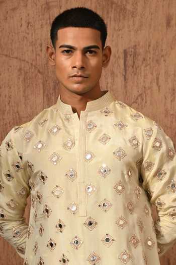 Sulakshna Jasra_Beige Tissue Mirrorwork Kurta And Pyjama Set _Online_at_Aza_Fashions