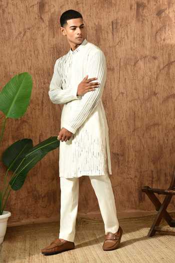 Buy_Sulakshna Jasra_Ivory Organza Embroidered Kurta And Pyjama Set _Online_at_Aza_Fashions