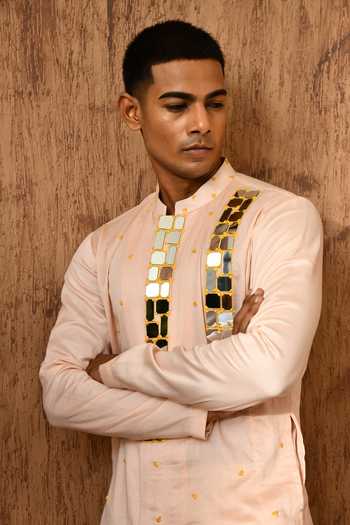 Sulakshna Jasra_Peach Cotton, Chanderi Mirrorwork Kurta And Pyjama Set _Online_at_Aza_Fashions