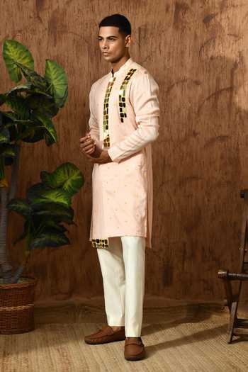 Buy_Sulakshna Jasra_Peach Cotton, Chanderi Mirrorwork Kurta And Pyjama Set _Online_at_Aza_Fashions