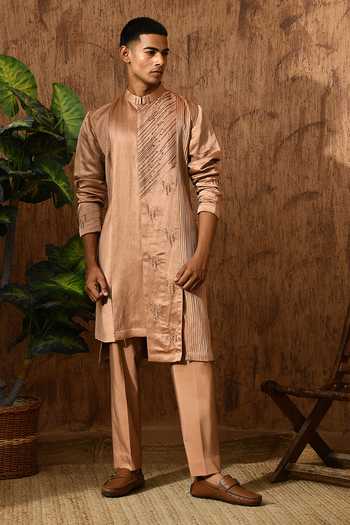 Sulakshna Jasra Linen Satin Kurta & Pyjama Set 