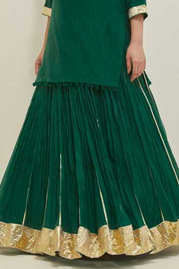 Ikshita Choudhary Green Chanderi, Organza Round Neck Embroidered Kurta Lehenga Set at Aza Fashions Ikshita Choudhary_Green Chanderi, Organza Round Neck Embroidered Kurta Lehenga Set _at_Aza_Fashions
