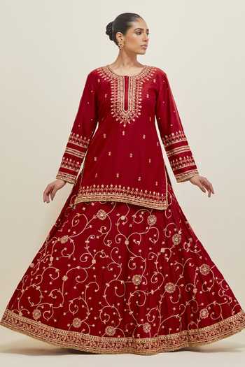 Ikshita Choudhary Red Chanderi, Organza Round Neck, Yes Embroidered Kurta Lehenga Set Online at Aza Fashions Ikshita Choudhary_Red Chanderi, Organza Round Neck, Yes Embroidered Kurta Lehenga Set _Online_at_Aza_Fashions