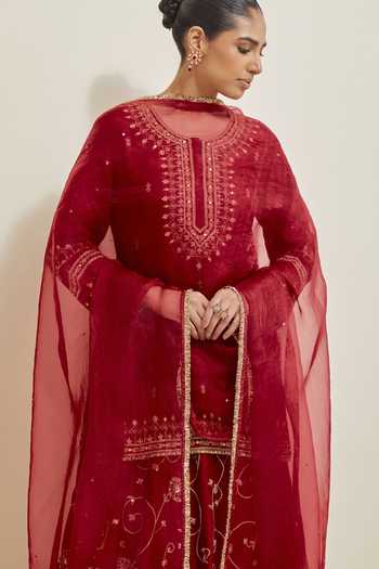 Ikshita Choudhary Red Chanderi, Organza Round Neck, Yes Embroidered Kurta Lehenga Set at Aza Fashions Ikshita Choudhary_Red Chanderi, Organza Round Neck, Yes Embroidered Kurta Lehenga Set _at_Aza_Fashions