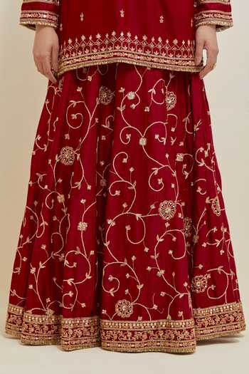 Buy Ikshita Choudhary Red Chanderi, Organza Round Neck, Yes Embroidered Kurta Lehenga Set Buy_Ikshita Choudhary_Red Chanderi, Organza Round Neck, Yes Embroidered Kurta Lehenga Set