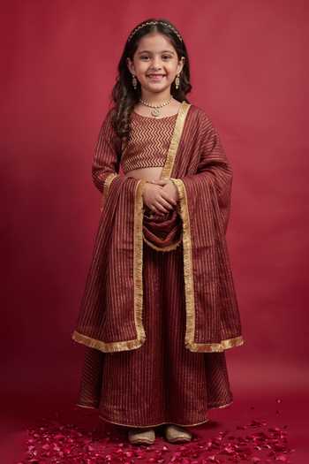 Vinusto Maroon Flared Lehanga Set With Dupatta For Kids