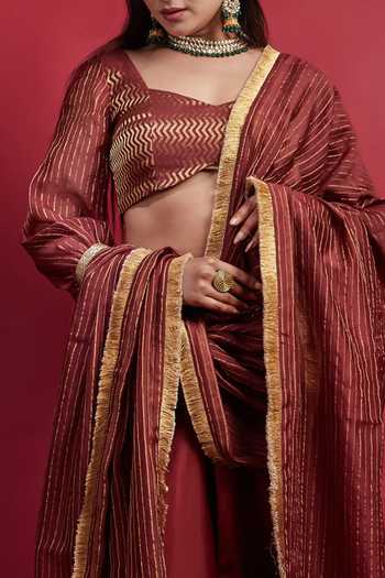Buy_Vinusto_Maroon Flared Lehanga Set With Dupatta For Kids