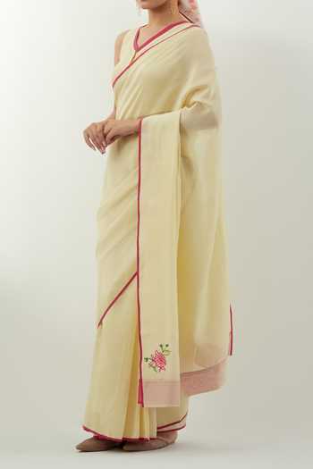 Vinusto_Yellow Floral Applique Butter Saree Set For Kids_Online_at_Aza_Fashions