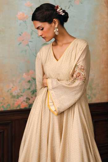 Paulmi And Harsh Ivory Silk, Cotton, Organza V-neck, Yes Genevieve Printed Kurta Palazzo Set Online at Aza Fashions Paulmi And Harsh_Ivory Silk, Cotton, Organza V-neck, Yes Genevieve Printed Kurta Palazzo Set _Online_at_Aza_Fashions