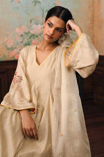 Shop Paulmi And Harsh Ivory Silk, Cotton, Organza V-neck, Yes Genevieve Printed Kurta Palazzo Set Online at Aza Fashions Shop_Paulmi And Harsh_Ivory Silk, Cotton, Organza V-neck, Yes Genevieve Printed Kurta Palazzo Set _Online_at_Aza_Fashions