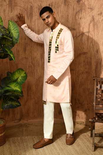 Sulakshna Jasra_Peach Cotton, Chanderi Mirrorwork Kurta And Pyjama Set _at_Aza_Fashions