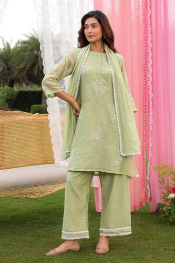 Charu Makkar Green Chanderi Mandarin Collar Hana Dori Embroidered Kurta Set at Aza Fashions Charu Makkar_Green Chanderi Mandarin Collar Hana Dori Embroidered Kurta Set _at_Aza_Fashions