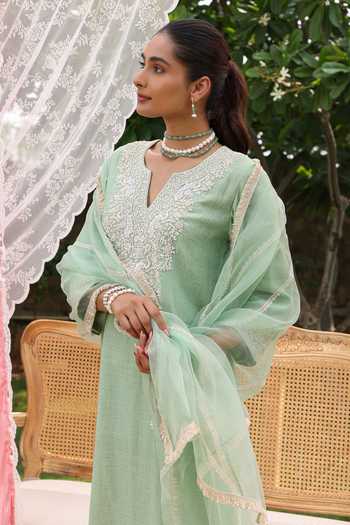 Charu Makkar Green Chanderi, Organza V-neck Nora Embroidered Kurta Set at Aza Fashions Charu Makkar_Green Chanderi, Organza V-neck Nora Embroidered Kurta Set _at_Aza_Fashions