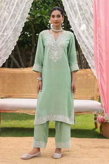 Buy Charu Makkar Green Chanderi, Organza V-neck Nora Embroidered Kurta Set Buy_Charu Makkar_Green Chanderi, Organza V-neck Nora Embroidered Kurta Set