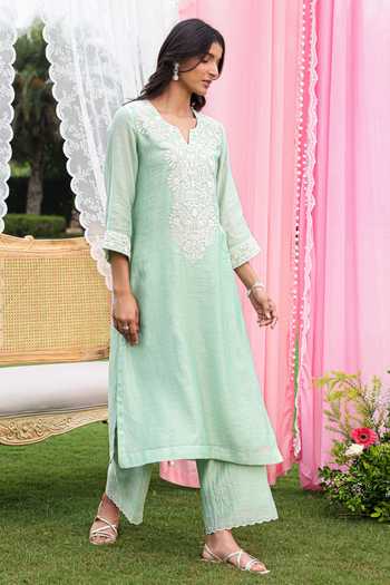 Charu Makkar Green Chanderi, Organza Split V-neck, Yes Jayne Dori Embroidered Kurta Set Online at Aza Fashions Charu Makkar_Green Chanderi, Organza Split V-neck, Yes Jayne Dori Embroidered Kurta Set _Online_at_Aza_Fashions