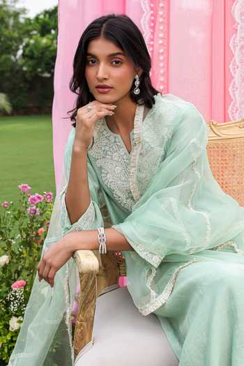 Buy Charu Makkar Green Chanderi, Organza Split V-neck, Yes Jayne Dori Embroidered Kurta Set Online at Aza Fashions Buy_Charu Makkar_Green Chanderi, Organza Split V-neck, Yes Jayne Dori Embroidered Kurta Set _Online_at_Aza_Fashions