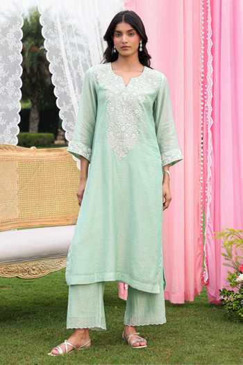 Shop Charu Makkar Green Chanderi, Organza Split V-neck, Yes Jayne Dori Embroidered Kurta Set Online at Aza Fashions Shop_Charu Makkar_Green Chanderi, Organza Split V-neck, Yes Jayne Dori Embroidered Kurta Set _Online_at_Aza_Fashions