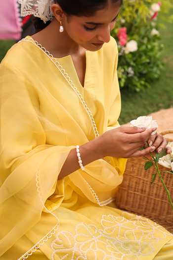 Buy Charu Makkar Yellow Silk, Chanderi, Organza, Lace Split Kia Embroidered Short Kurta Set Online at Aza Fashions Buy_Charu Makkar_Yellow Silk, Chanderi, Organza, Lace Split Kia Embroidered Short Kurta Set _Online_at_Aza_Fashions