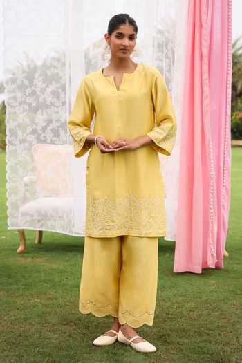 Shop Charu Makkar Yellow Silk, Chanderi, Organza, Lace Split Kia Embroidered Short Kurta Set Online at Aza Fashions Shop_Charu Makkar_Yellow Silk, Chanderi, Organza, Lace Split Kia Embroidered Short Kurta Set _Online_at_Aza_Fashions