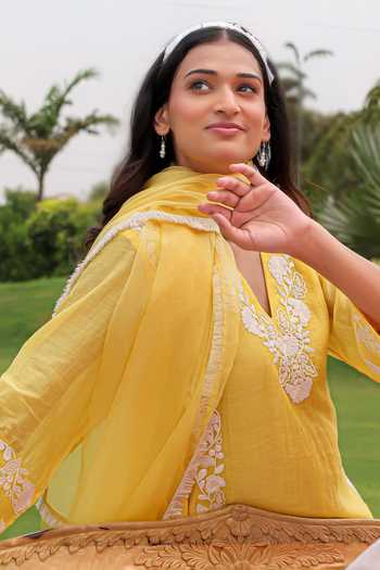 Buy Charu Makkar Yellow Chanderi, Organza V-neck Sun Dori Embroidered Kurta Set Buy_Charu Makkar_Yellow Chanderi, Organza V-neck Sun Dori Embroidered Kurta Set