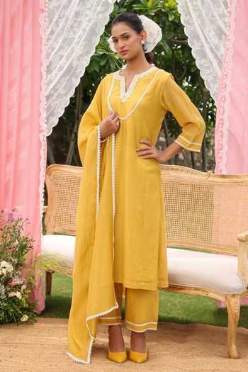 Buy Charu Makkar Yellow Chanderi Split V-neck Sable Dori Work Kurta Set Buy_Charu Makkar_Yellow Chanderi Split V-neck Sable Dori Work Kurta Set