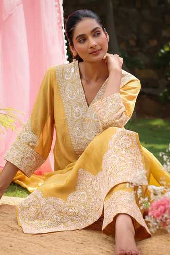 Shop Charu Makkar Yellow Chanderi V-neck Aria Dori Embroidered Kurta Set Online at Aza Fashions Shop_Charu Makkar_Yellow Chanderi V-neck Aria Dori Embroidered Kurta Set _Online_at_Aza_Fashions